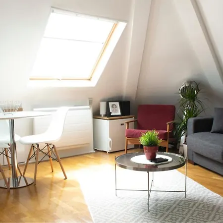 Hostnfly - Beautiful 650m From The Arc De Triomphe Lejlighed *